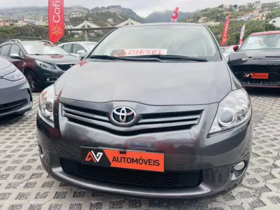 Toyota Auris 2010 - 10950 EUR, 161626 km - AUTO.MOTO.pt - 161626km - foto 2 de 12