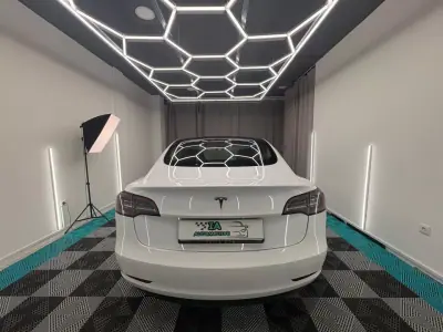 Tesla Model 3 2021 - 26500 EUR, 77000 km - AUTO.MOTO.pt - 77000km - foto 5 de 18