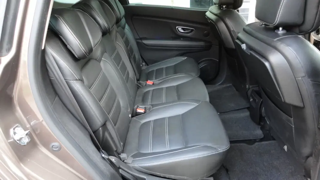 Renault Grand Scénic 2018 - 15500 EUR, 500000 km - 500000km - foto 28 de 33