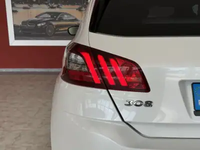 Peugeot 308 2019 - 17990 EUR, 63734 km - AUTO.MOTO.pt - 63734km - foto 7 de 18