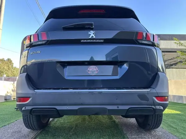 Peugeot 5008 2018 - 14900 EUR, 220000 km - AUTO.MOTO.pt - 220000km - foto 18 de 60