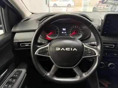Dacia Jogger 2023 - 15950 EUR, 108079 km - AUTO.MOTO.pt - 108079km - foto 14 de 41