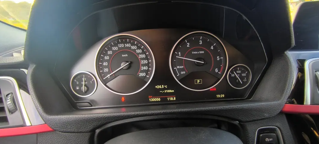 BMW 318 2019 - 19000 EUR, 130000 km - 130000km - foto 5 de 12