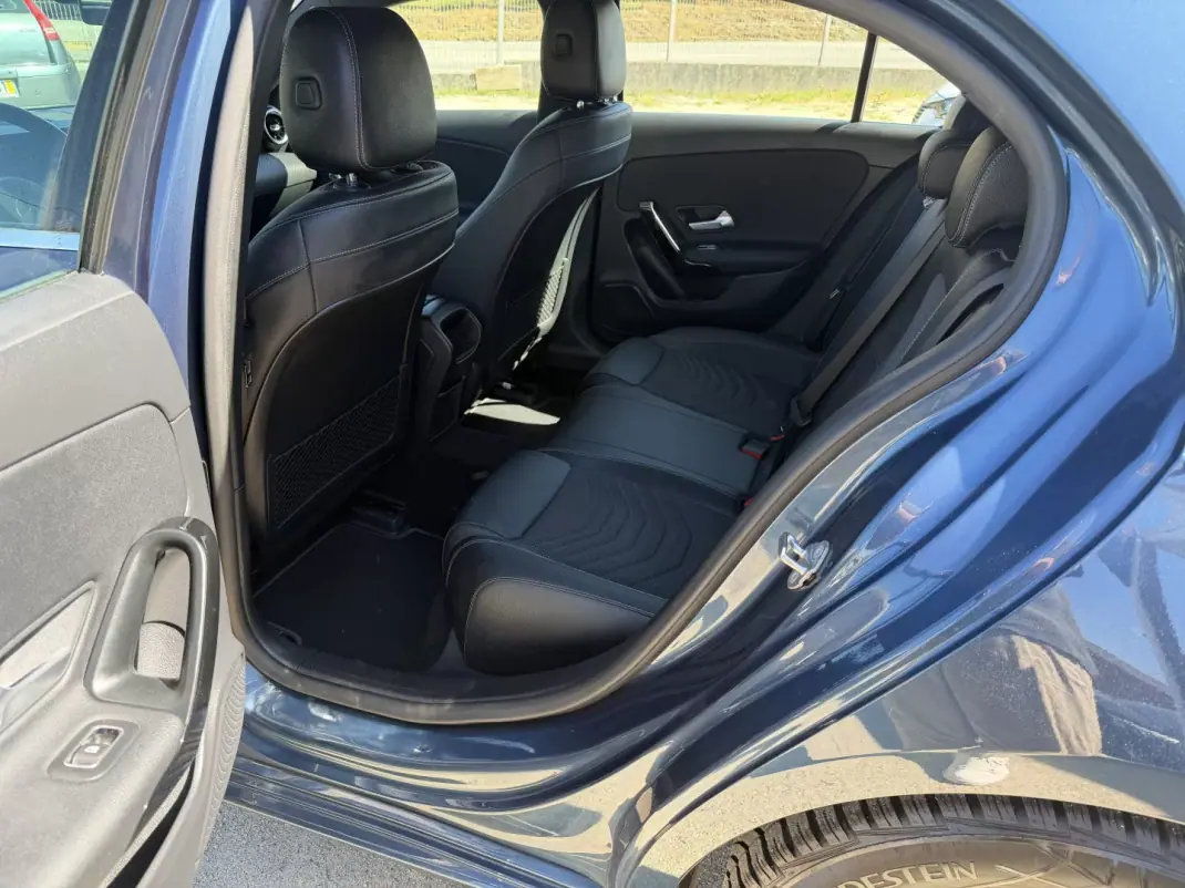 Mercedes-Benz A 180 2020 - 23900 EUR, 140000 km - AUTO.MOTO.pt - 140000km - foto 10 de 13