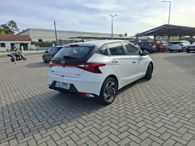 Hyundai i20 2022 - 14750 EUR, 101500 km - foto 6 de 28