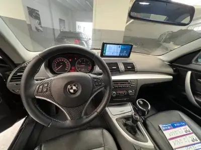 BMW 120 2009 - 11999 EUR, 261000 km - AUTO.MOTO.pt - 261000km - foto 8 de 10