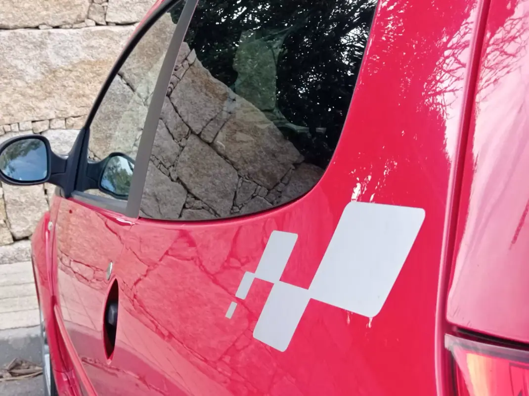 Renault Twingo 2009 - 11700 EUR, 145500 km - AUTO.MOTO.pt - 145500km - foto 4 de 15