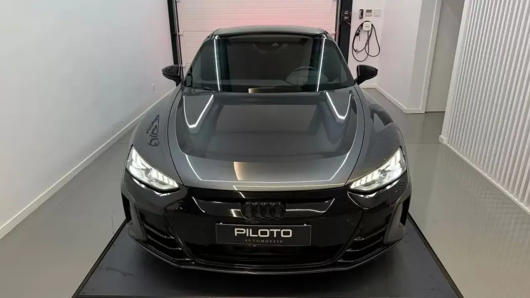 Audi e-tron GT 2022 - 57990 EUR, 59200 km - AUTO.MOTO.pt - 59200km - foto 3 de 28