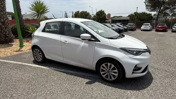 Renault Zoe 2020 - 12900 EUR, 139000 km - AUTO.MOTO.pt - 139000km - foto 16 de 21