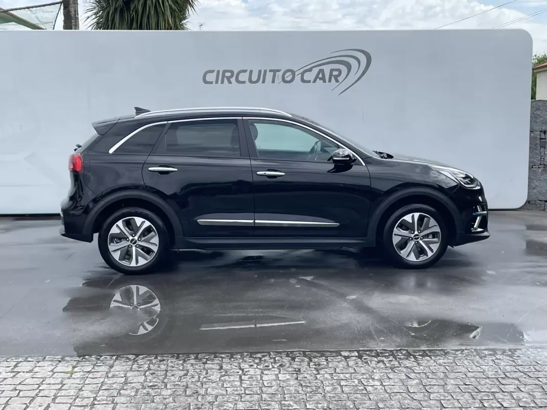 Kia e-Niro 2022 - 22250 EUR, 71631 km - AUTO.MOTO.pt - 71631km - foto 8 de 44