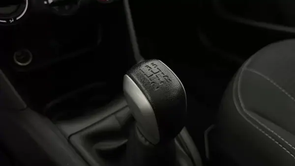 Peugeot 208 2016 - 9990 EUR, 105740 km - AUTO.MOTO.pt - 105740km - foto 20 de 23