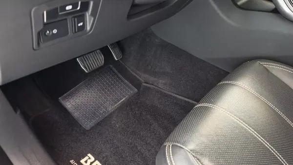 Land Rover Range Rover Velar 2018 - 27900 EUR, 193032 km - 193032km - foto 44 de 69