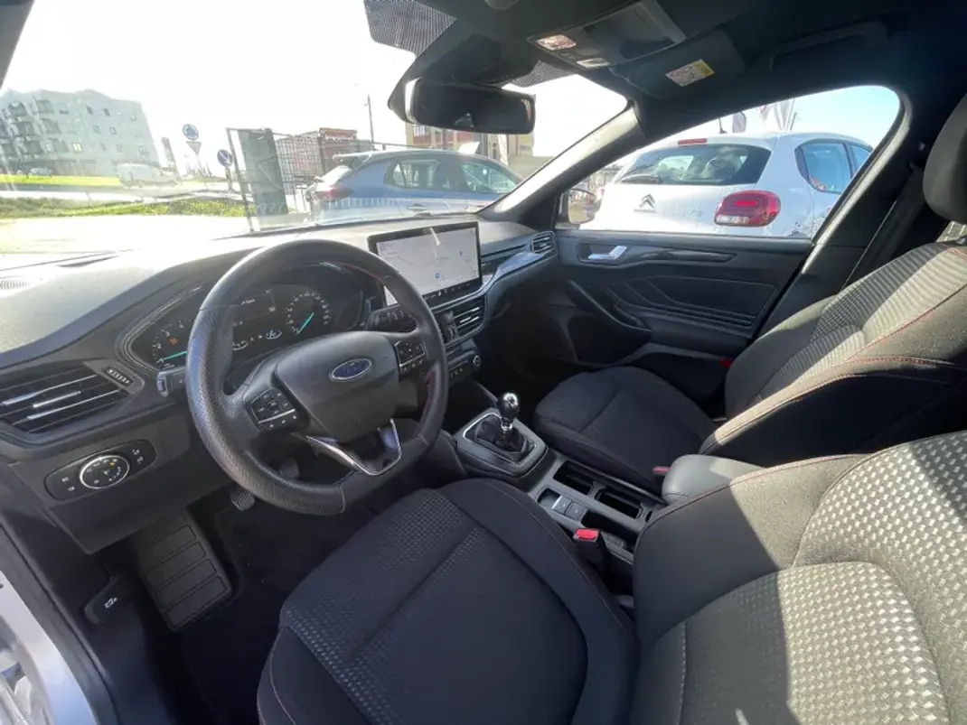 Ford Focus SW 2020 - 20950 EUR, 71296 km - AUTO.MOTO.pt - 71296km - foto 9 de 24