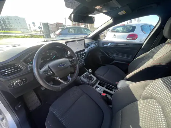 Ford Focus SW 2020 - 20950 EUR, 71296 km - AUTO.MOTO.pt - 71296km - foto 9 de 24