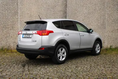 Toyota RAV4 2013 - 16250 EUR, 182522 km - AUTO.MOTO.pt - 182522km - foto 6 de 36