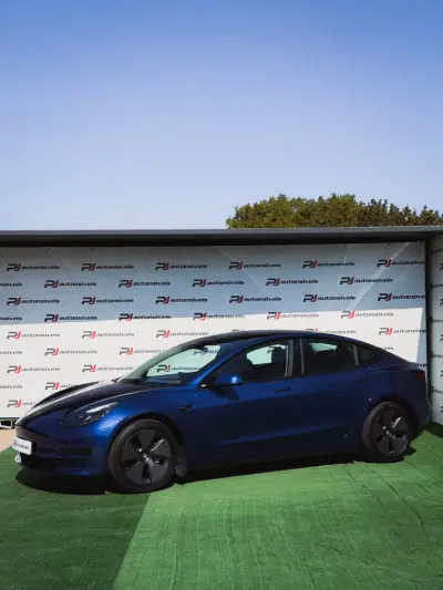Tesla Model 3 2021 - 26990 EUR, 72100 km - 72100km - foto 15 de 19