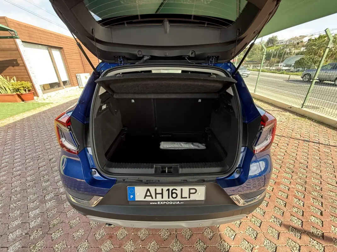 Renault Captur 2021 - 17900 EUR, 56795 km - AUTO.MOTO.pt - 56795km - foto 17 de 18