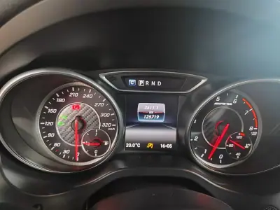 Mercedes-Benz CLA 45 AMG 2016 - 35750 EUR, 126000 km - AUTO.MOTO.pt - 126000km - foto 33 de 48