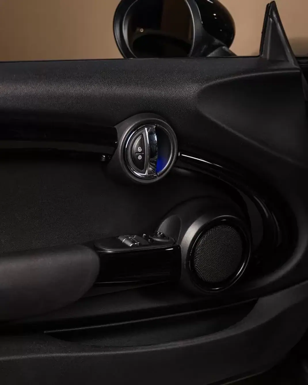 MINI 3 Portas 2017 - 26950 EUR, 93000 km - 93000km - foto 14 de 28