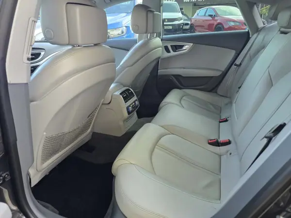 Audi A7 Sportback 2012 - 18900 EUR, 290000 km - AUTO.MOTO.pt - 290000km - foto 18 de 28