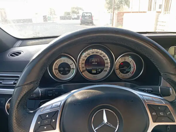 Mercedes-Benz E 300 Bluetec Hybrid Avantgarde 2013 Híbrido (Diesel)