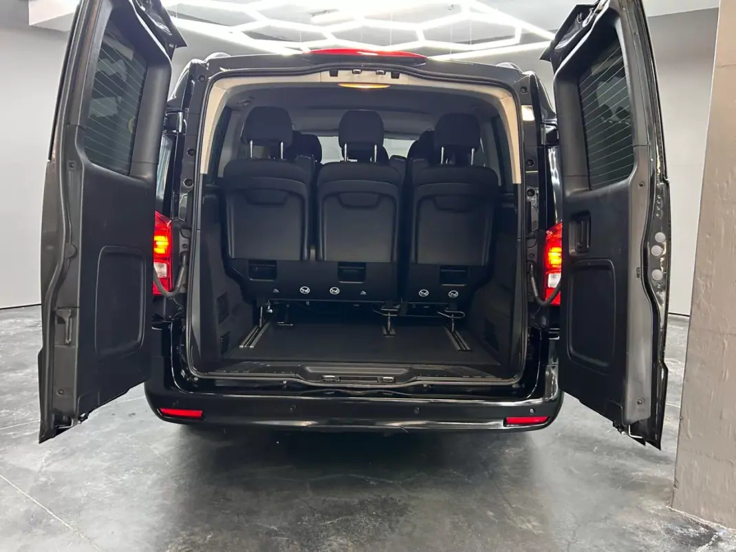 Mercedes-Benz Vito Tourer 2023 - 51900 EUR, 70000 km - 70000km - foto 8 de 13