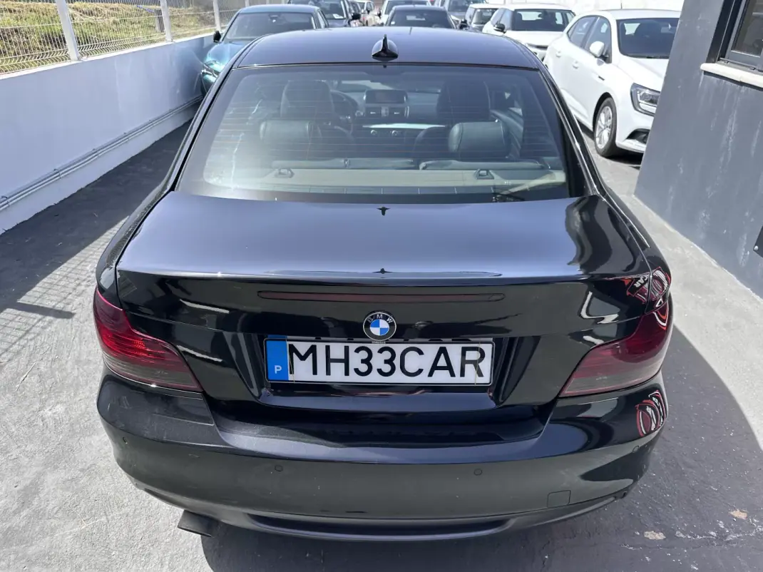 BMW 120 2010 - 9900 EUR, 240000 km - AUTO.MOTO.pt - 240000km - foto 11 de 45