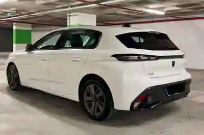 Peugeot 308 2022 - 15500 EUR, 159000 km - 159000km - foto 4 de 8