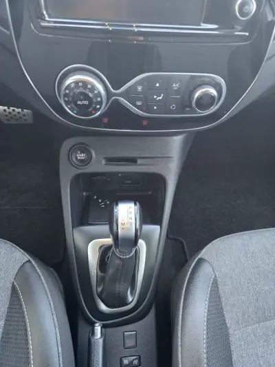 Renault Captur 2018 - 13450 EUR, 168000 km - AUTO.MOTO.pt - 168000km - foto 12 de 16