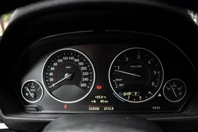 BMW 318 Gran Turismo 2019 - 21900 EUR, 233336 km - 233336km - foto 14 de 36