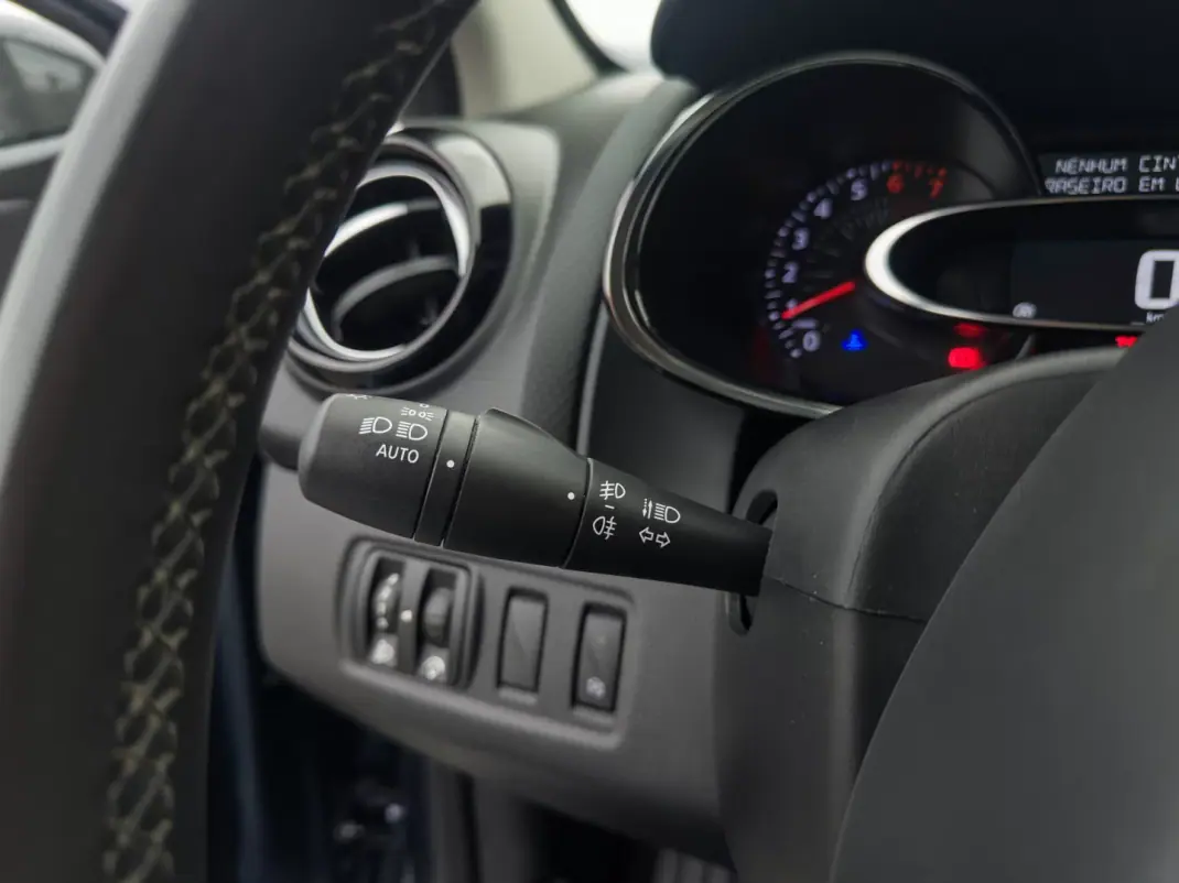 Renault Clio 2019 - 10990 EUR, 128000 km - AUTO.MOTO.pt - 128000km - foto 26 de 43