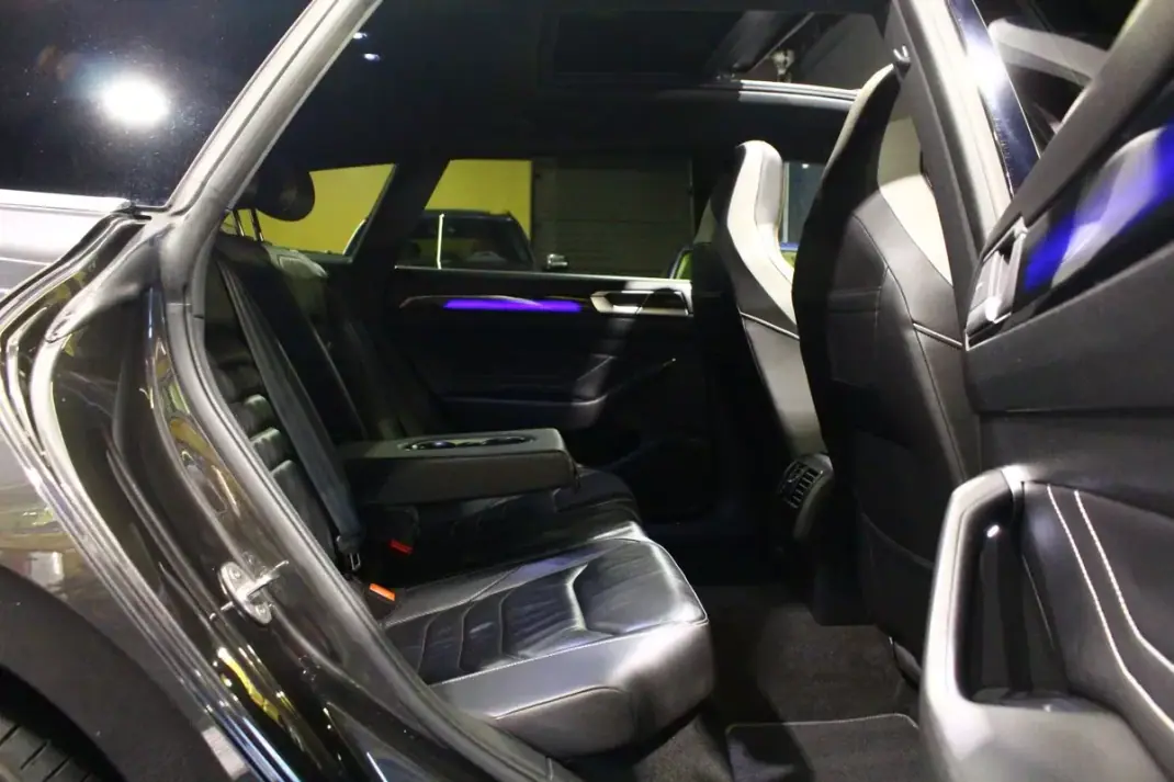 Volkswagen Arteon 2021 - 25400 EUR, 209040 km - AUTO.MOTO.pt - 209040km - foto 24 de 40