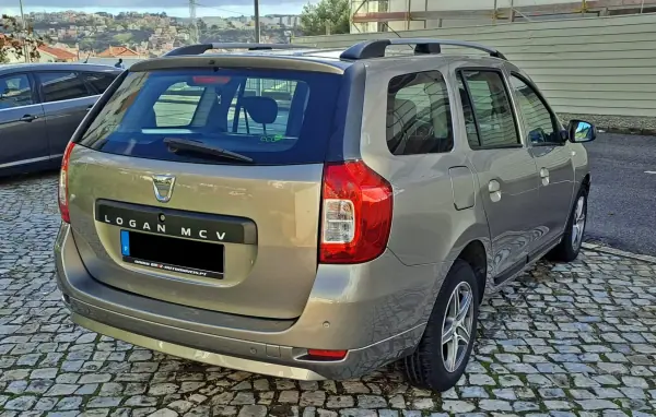 Dacia Logan MCV 2014 - 6990 EUR, 125000 km - AUTO.MOTO.pt - 125000km - foto 7 de 23