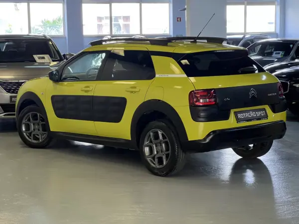 Citroën C4 Cactus 2015 - 8990 EUR, 175000 km - AUTO.MOTO.pt - 175000km - foto 13 de 35