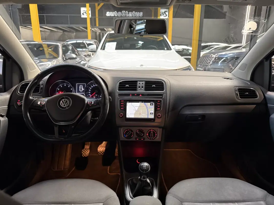 Volkswagen Polo 2016 - 10990 EUR, 106798 km - AUTO.MOTO.pt - 106798km - foto 12 de 25