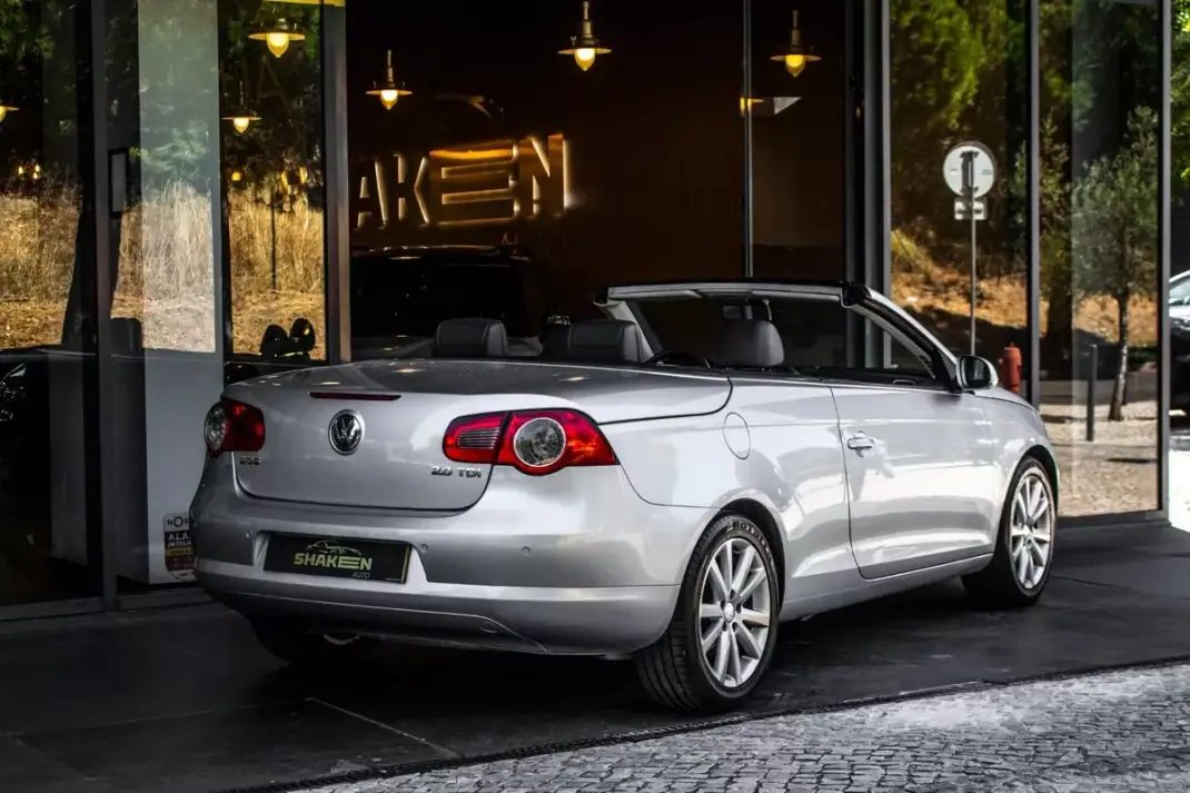 Volkswagen EOS 2006 - 8750 EUR, 272113 km - AUTO.MOTO.pt - 272113km - foto 4 de 30