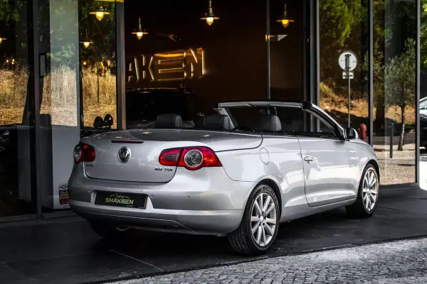 Volkswagen EOS 2006 - 8750 EUR, 272113 km - AUTO.MOTO.pt - 272113km - foto 4 de 30