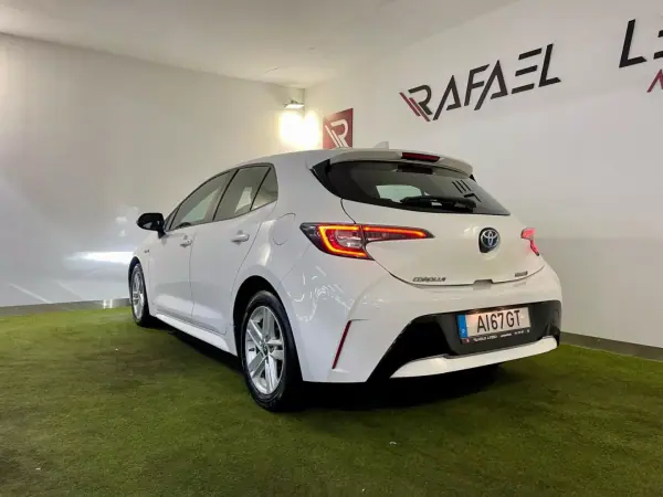 Toyota Corolla 2021 - 19500 EUR, 128000 km - AUTO.MOTO.pt - 128000km - foto 9 de 33