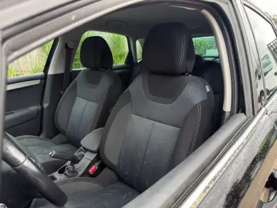 Citroën C4 2011 - 8990 EUR, 165000 km - AUTO.MOTO.pt - 165000km - foto 5 de 16