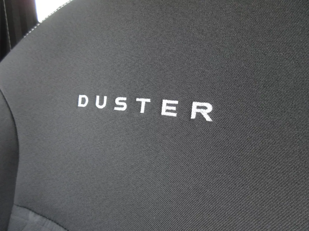 Dacia Duster 2015 - 10990 EUR, 208000 km - AUTO.MOTO.pt - 208000km - foto 34 de 35