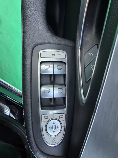 Mercedes-Benz C 350 2016 - 19950 EUR, 169000 km - AUTO.MOTO.pt - 169000km - foto 12 de 13