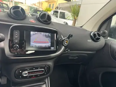 Smart Fortwo Cabrio 2019 - 12900 EUR, 58988 km - AUTO.MOTO.pt - 58988km - foto 7 de 19