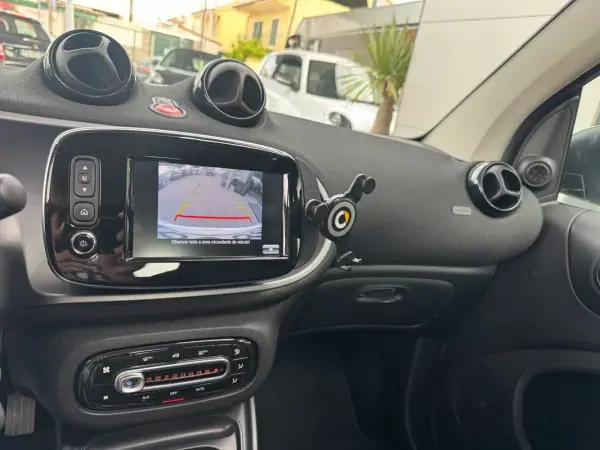 Smart Fortwo Cabrio 2019 - 12900 EUR, 58988 km - AUTO.MOTO.pt - 58988km - foto 7 de 19
