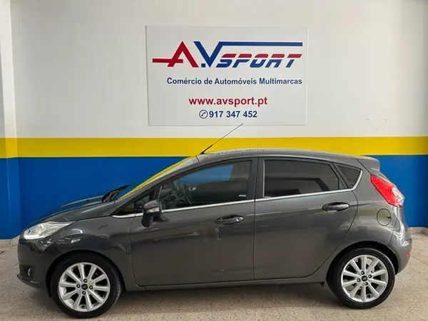 Ford Fiesta 2017 - 9900 EUR, 152000 km - AUTO.MOTO.pt - 152000km - foto 6 de 23