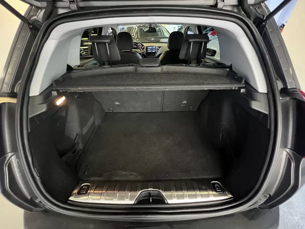 Peugeot 2008 2017 - 10990 EUR, 95000 km - 95000km - foto 42 de 43