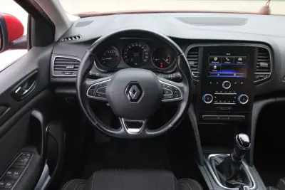 Renault Mégane 2017 - 11990 EUR, 106500 km - AUTO.MOTO.pt - 106500km - foto 10 de 19