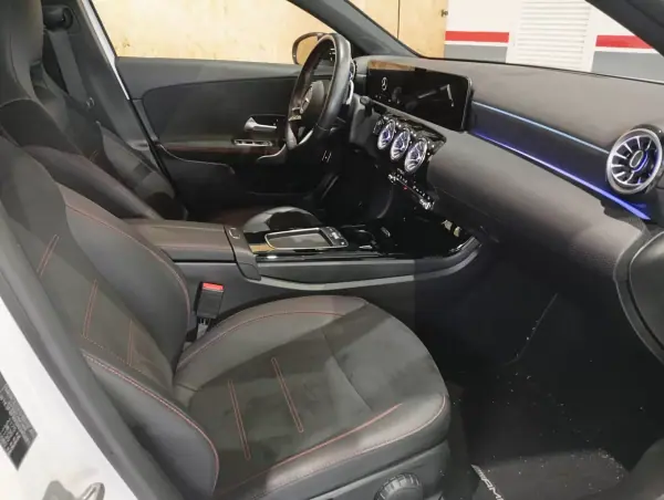 Mercedes-Benz A 250e 2024 - 39950 EUR, 24000 km - AUTO.MOTO.pt - 24000km - foto 12 de 22
