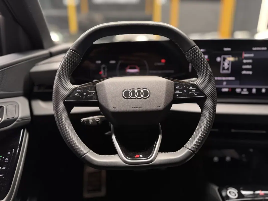 Audi Q6 e-tron 2025 - 59990 EUR, 16300 km - 16300km - foto 10 de 25