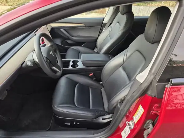 Tesla Model 3 2021 - 27499 EUR, 74631 km - 74631km - foto 27 de 34