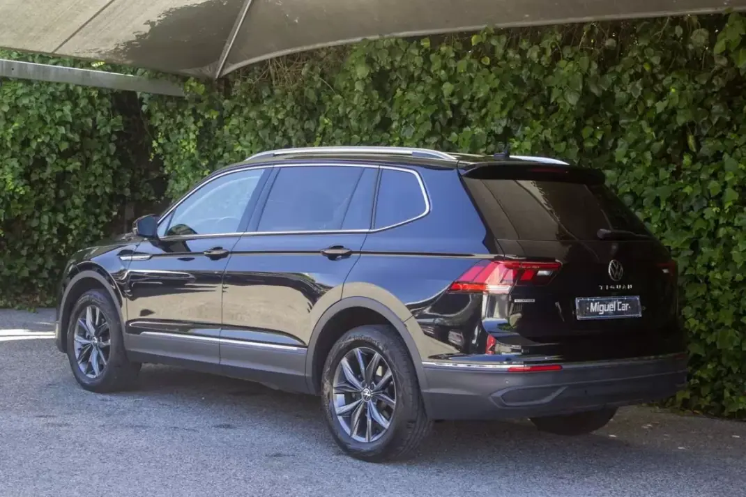 Volkswagen Tiguan Allspace 2022 - 33500 EUR, 23000 km - AUTO.MOTO.pt - 23000km - foto 10 de 19